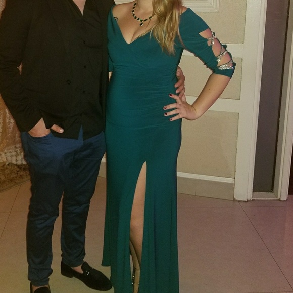 Dress - Picture 1 of 7